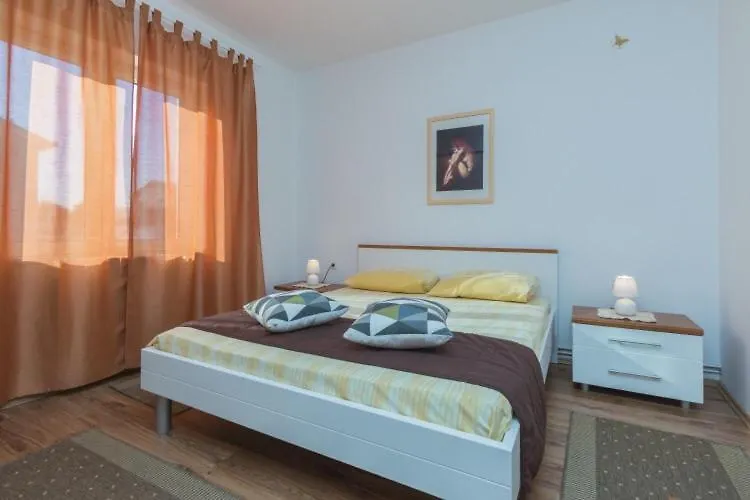 Haus Petra Family App Apartment Medulin